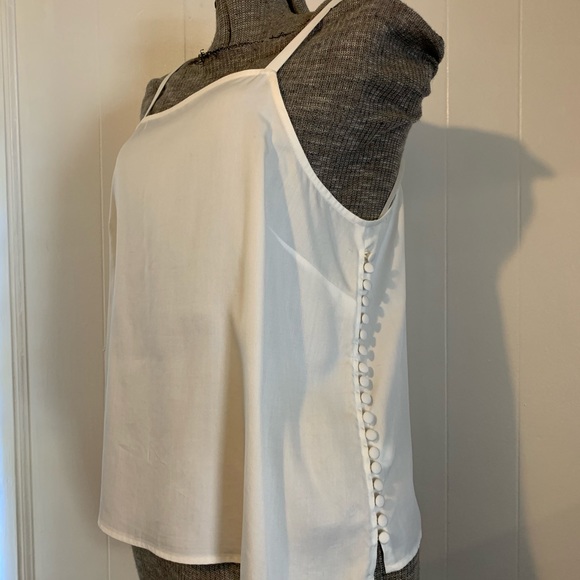Cremieux Top White Tank Top Size Large NWOT with Button Detail Super Cute! - Picture 2 of 11